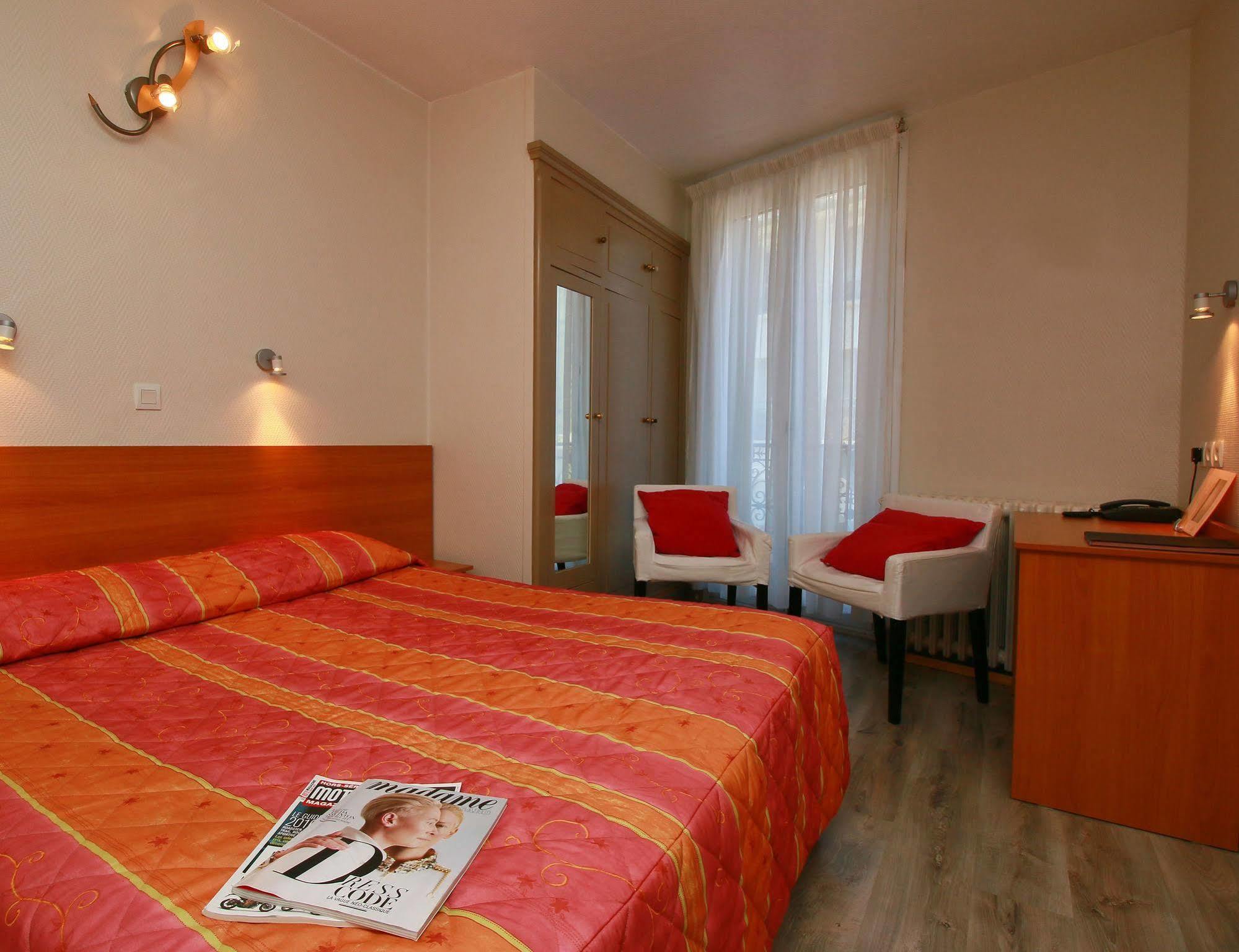 Hotel Panoramic Bagneres-de-Luchon Ngoại thất bức ảnh